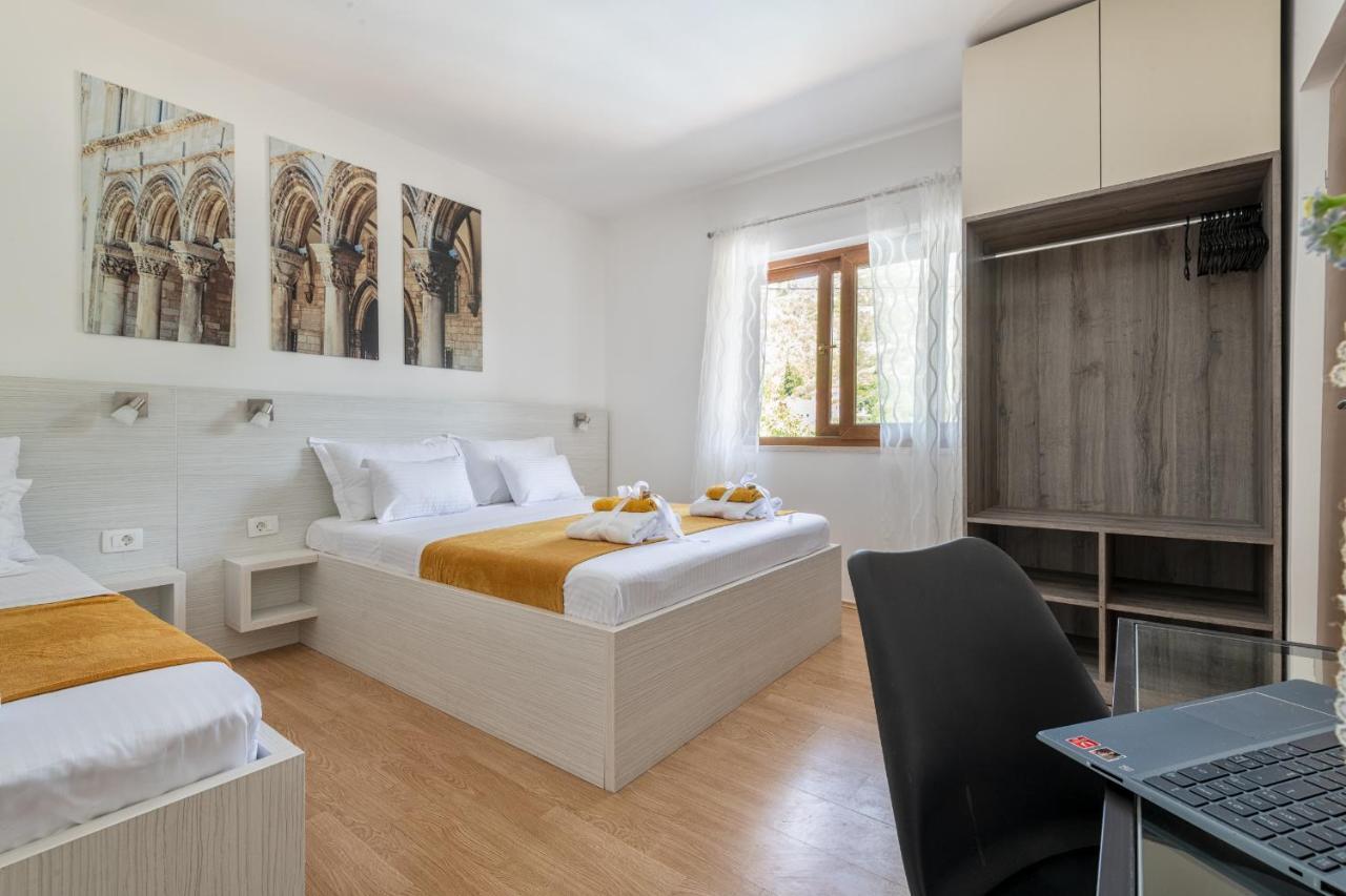 Villa Ivona With Swimming Pool And Jacuzzi Oslje Εξωτερικό φωτογραφία