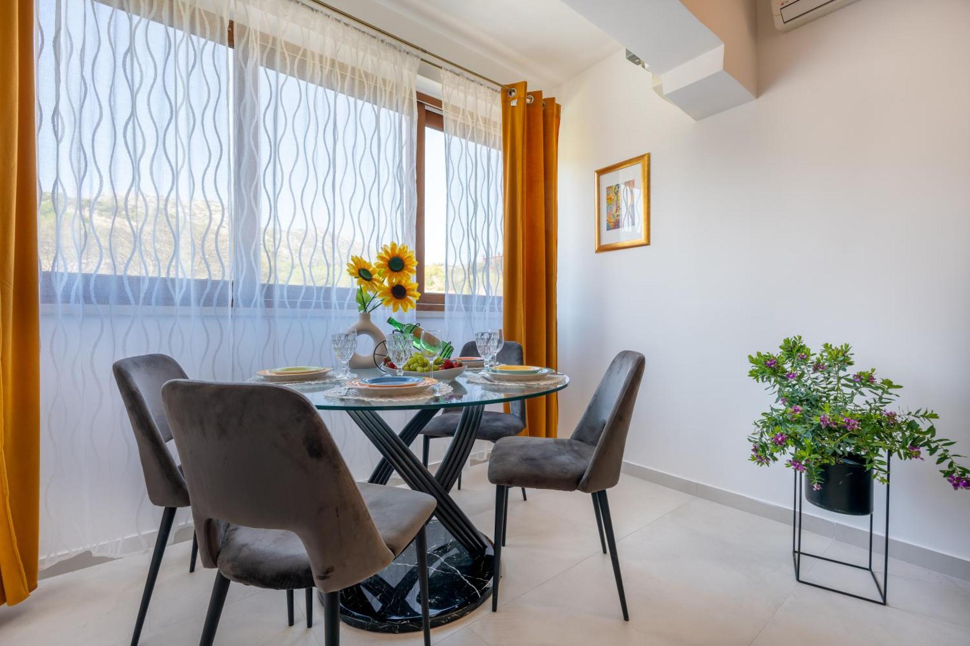 Villa Ivona With Swimming Pool And Jacuzzi Oslje Εξωτερικό φωτογραφία