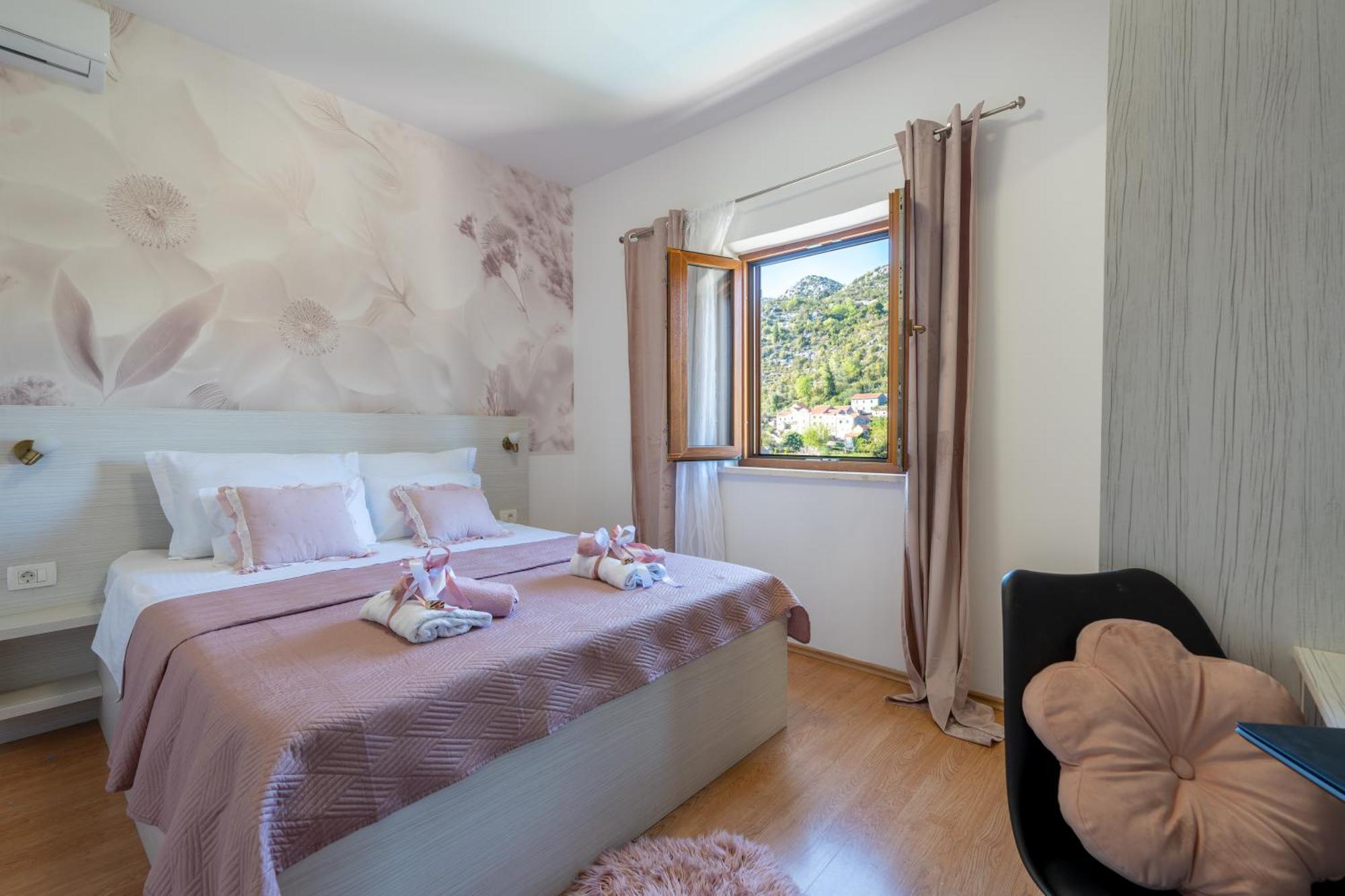 Villa Ivona With Swimming Pool And Jacuzzi Oslje Εξωτερικό φωτογραφία