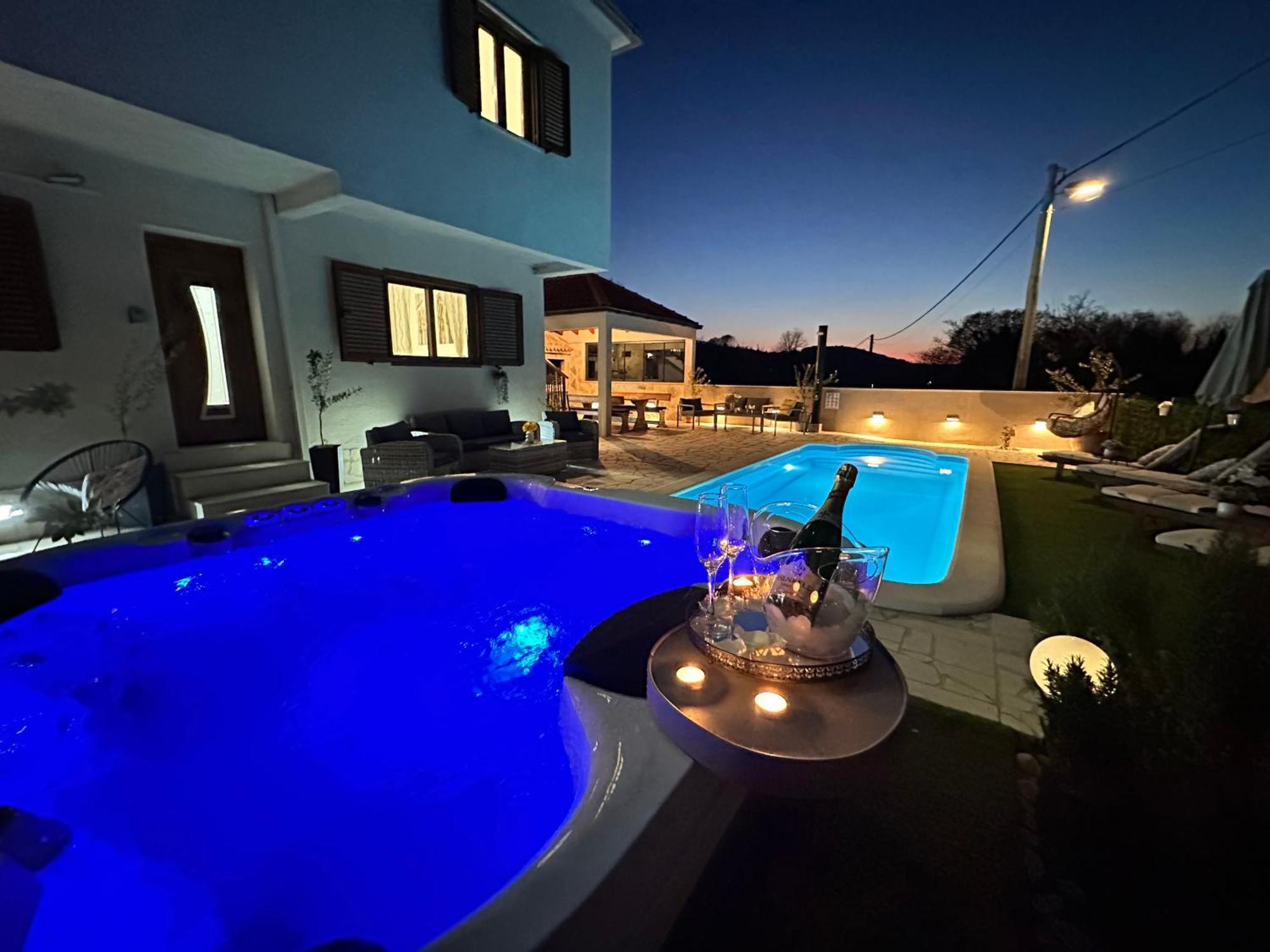 Villa Ivona With Swimming Pool And Jacuzzi Oslje Εξωτερικό φωτογραφία