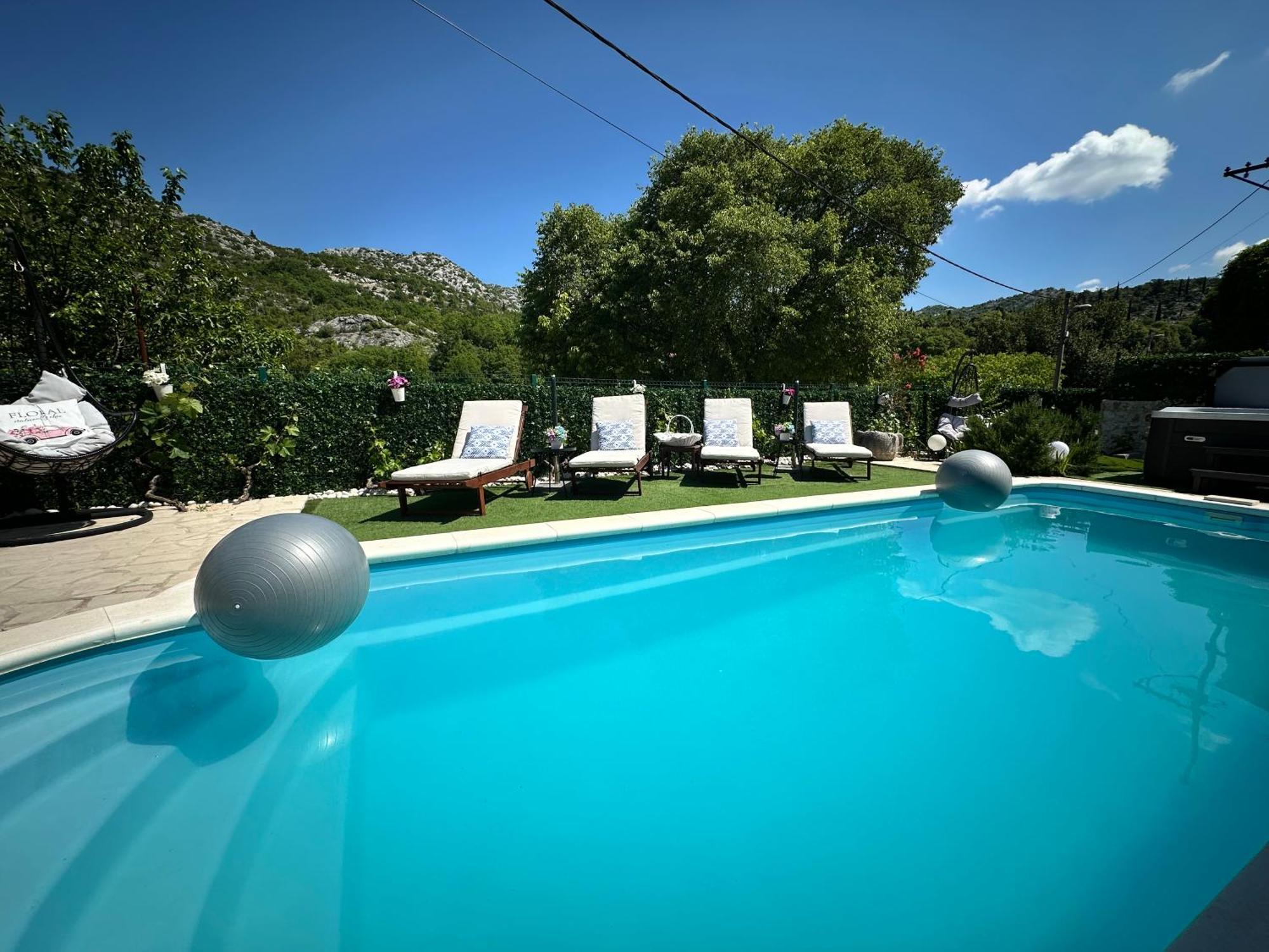 Villa Ivona With Swimming Pool And Jacuzzi Oslje Εξωτερικό φωτογραφία