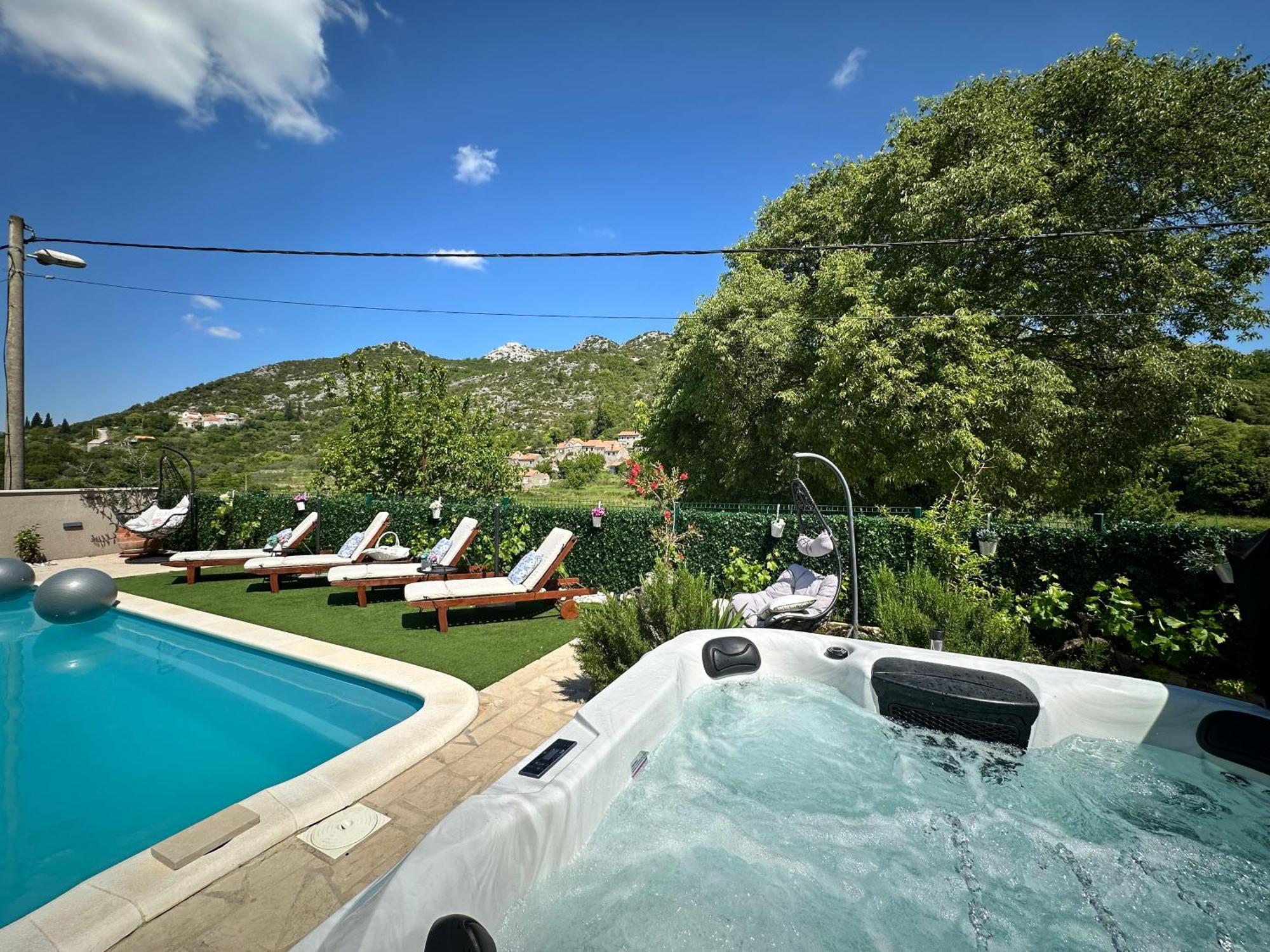 Villa Ivona With Swimming Pool And Jacuzzi Oslje Εξωτερικό φωτογραφία